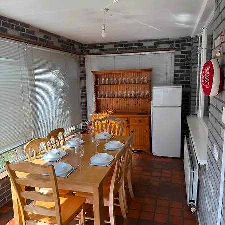 Cosy Triple Near The & Howth 3 *